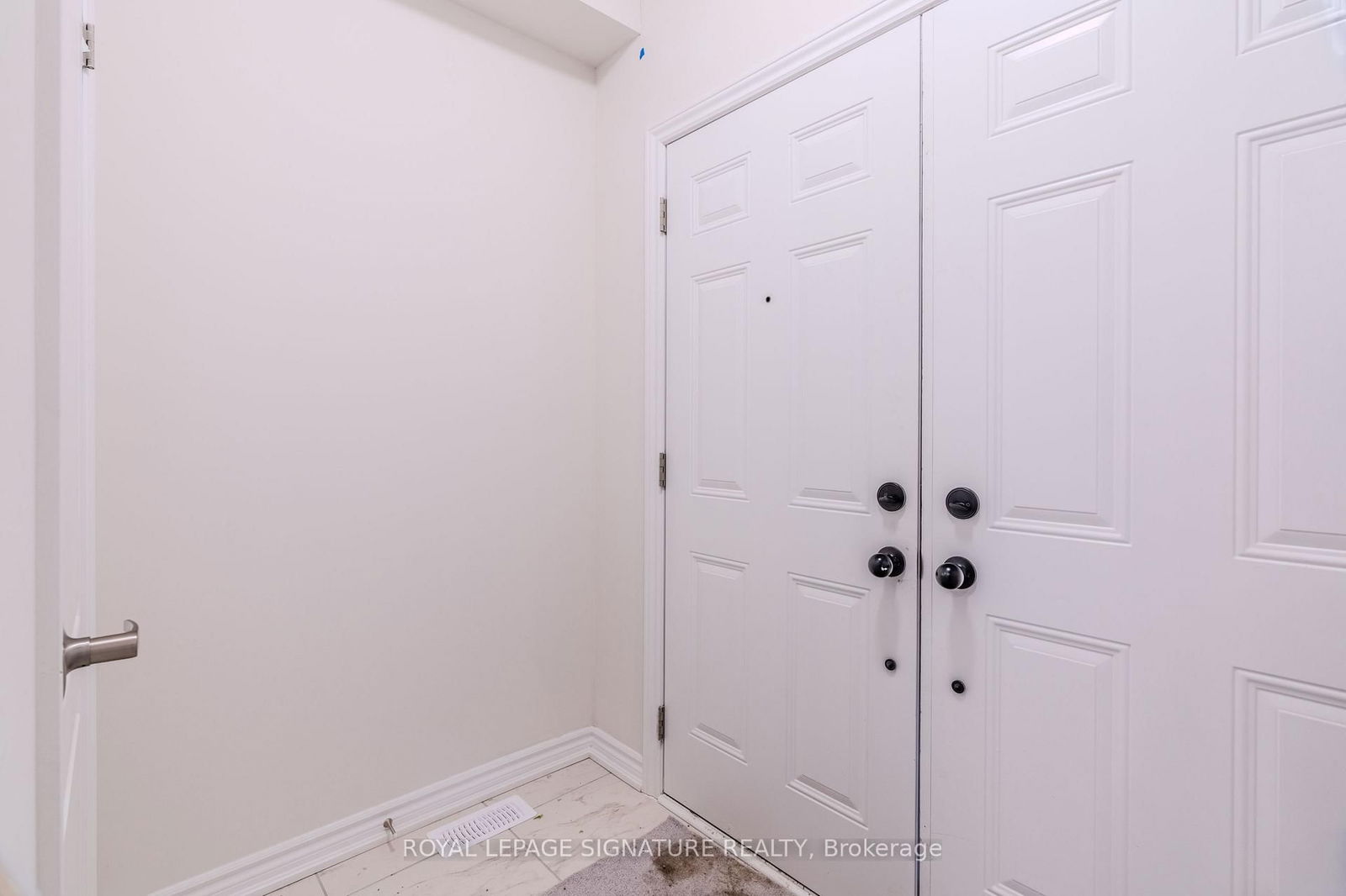 Detached House for lease at 56 Baker Street, Thorold, Thorold Downtown, L2V 0N1 - MLS: X12054451