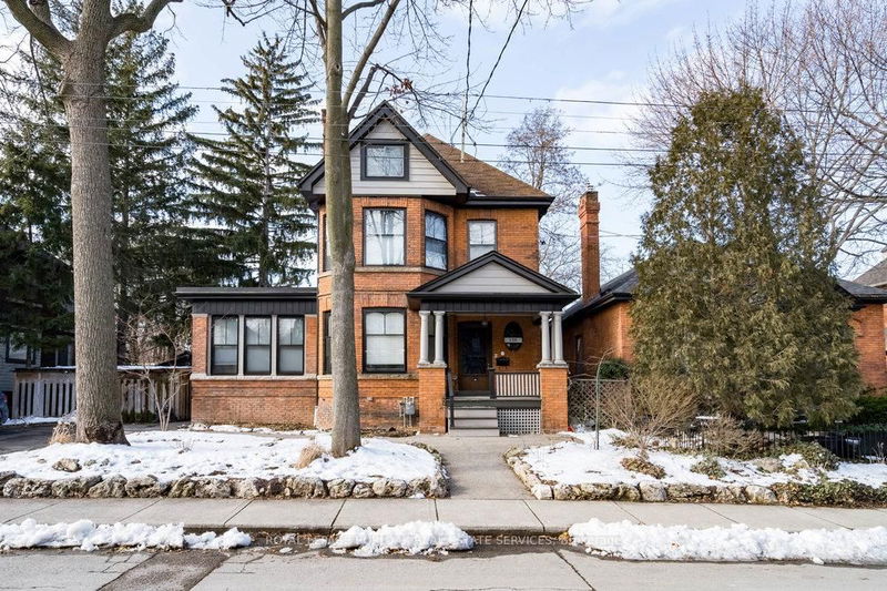 home for lease on 2-138 Fairleigh Avenue S