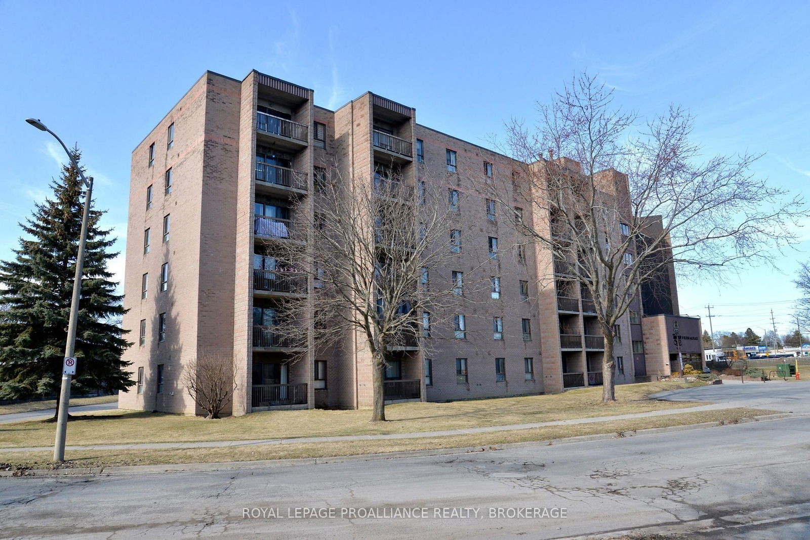 Condo for sale at 210-17 Eldon Hall Place, Kingston, Central City West, K7M 7H5 - MLS: X12054526