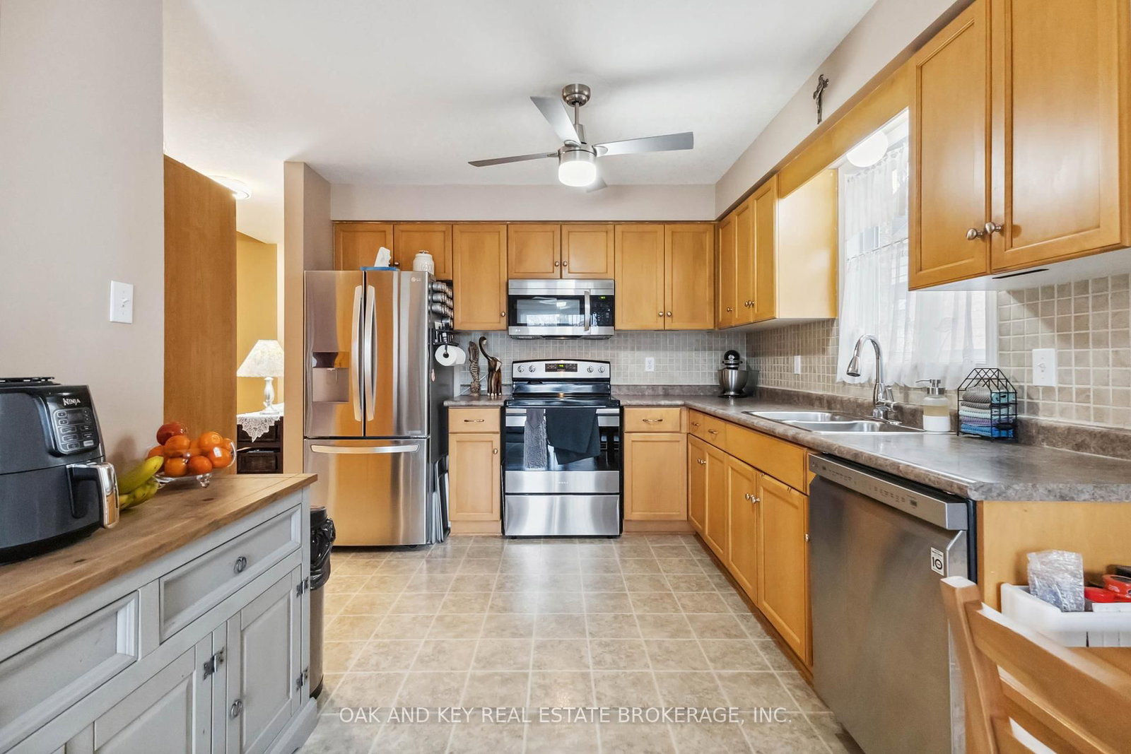 Listing Image 17
