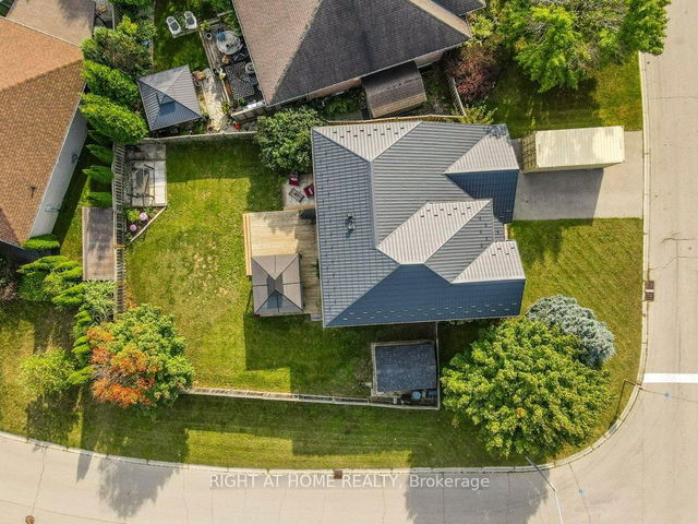 210 Dundas Street