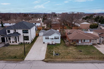 151 Corman Ave, Hamilton - Stoney Creek image-0-1