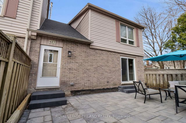 427 EVERGLADE Crescent