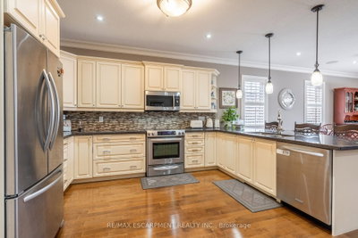 13 Iron Bridge Court — more photos