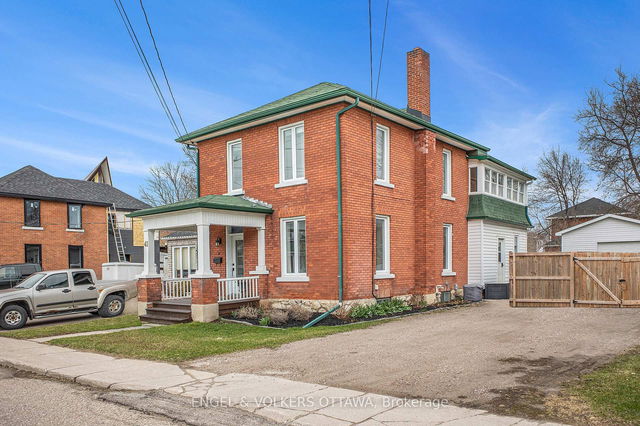 41 Bonnechere Street