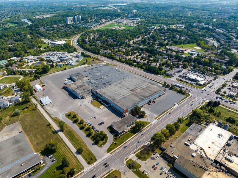 530 Manitou Dr, Kitchener, N2C 1L3 | Image 3