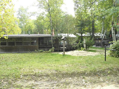 6175 Hobbs Rd, Lambton Shores - Kettle Point image-0-3