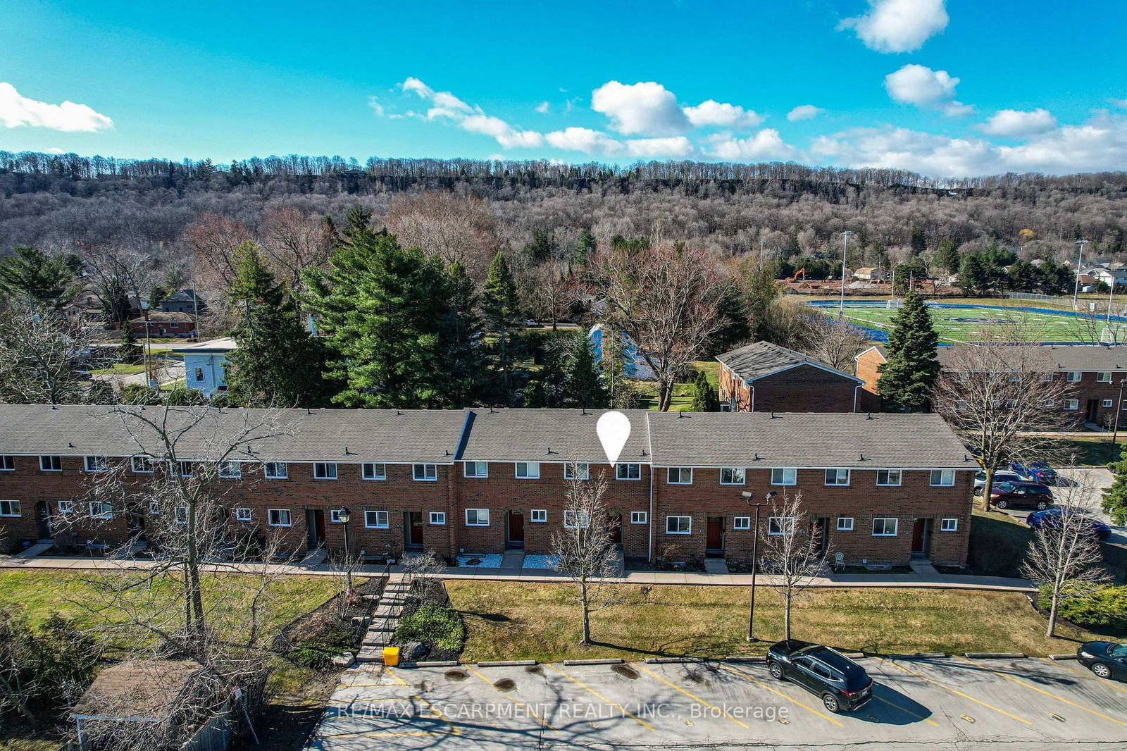 Townhouse sold at 8-125 Livingston Avenue, Grimsby, Grimsby West, L3M 4S5 - MLS: X12056557