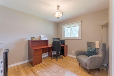 815 Stewart Dr, Peterborough South - 5 East image-0-3