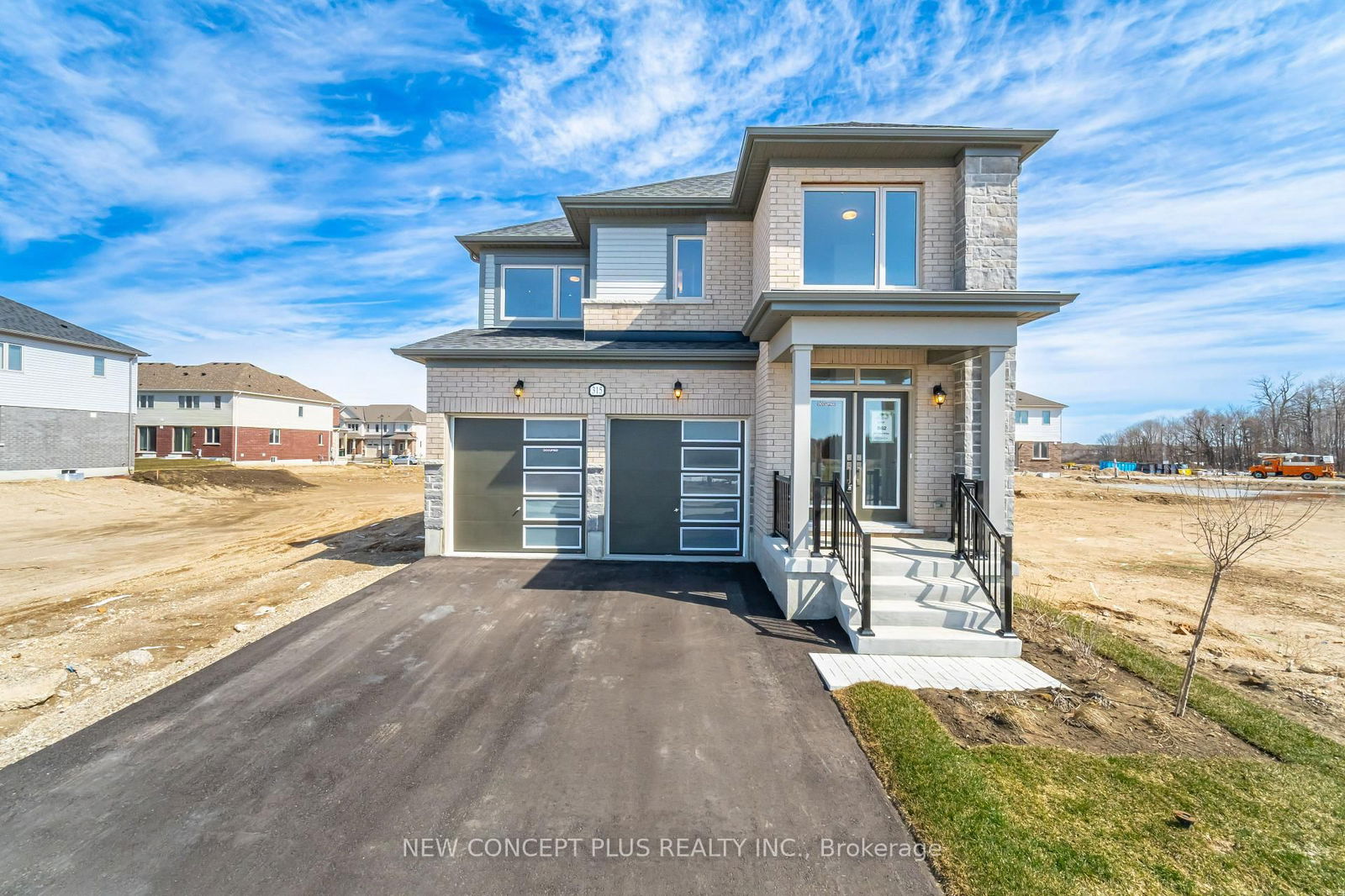 Detached House sold at 315 Rea Drive, Centre Wellington, Fergus, N1M 0K1 - MLS: X12056953