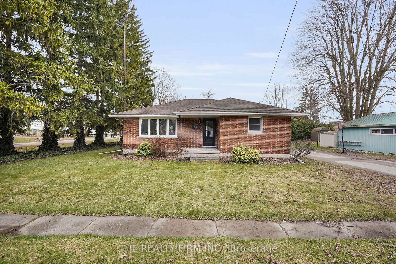 Detached House for sale at 675 Regent Street, Strathroy-Caradoc, Mount Brydges, N0L 1W0 - MLS: X12056991