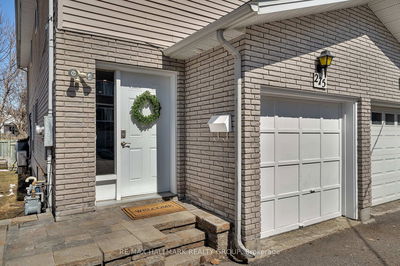 275 Shakespeare St, Ottawa - Vanier image-0-3