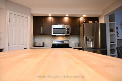 16 Elliott St, Beachburg - Beachburg image-0-3