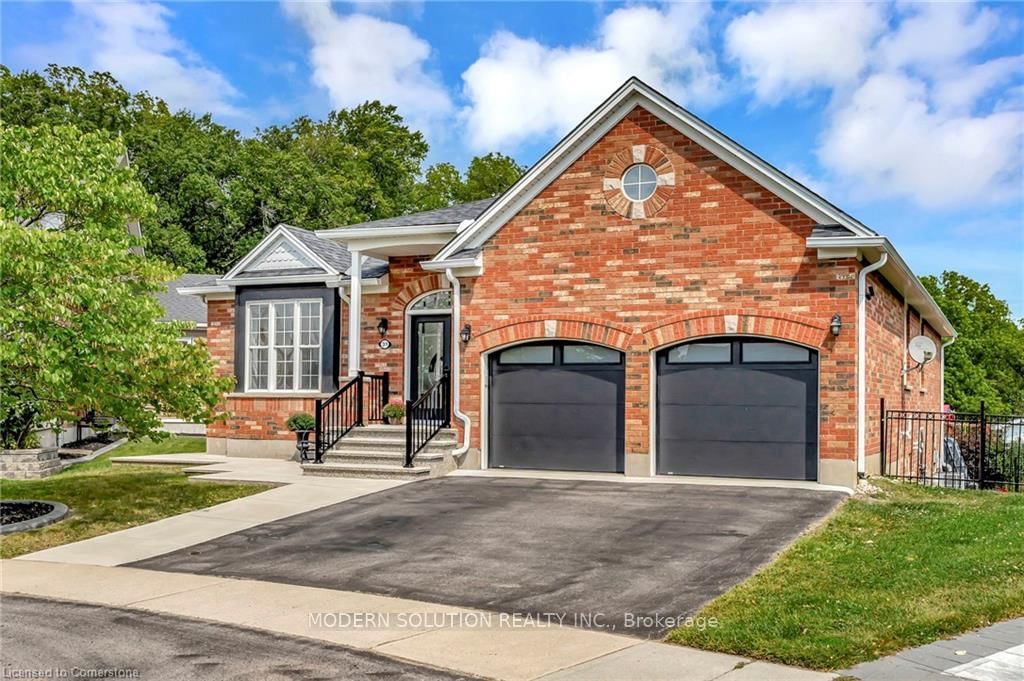 Detached House sold at 31 Hoodless Court, Brantford, N3T 0A8 - MLS: X12057591