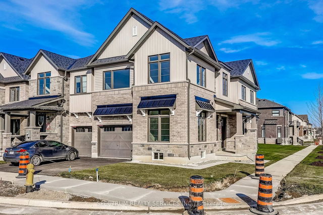 18 Molnar Crescent
