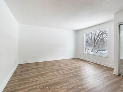 257 Country Hill Dr, Kitchener -  image-0-2