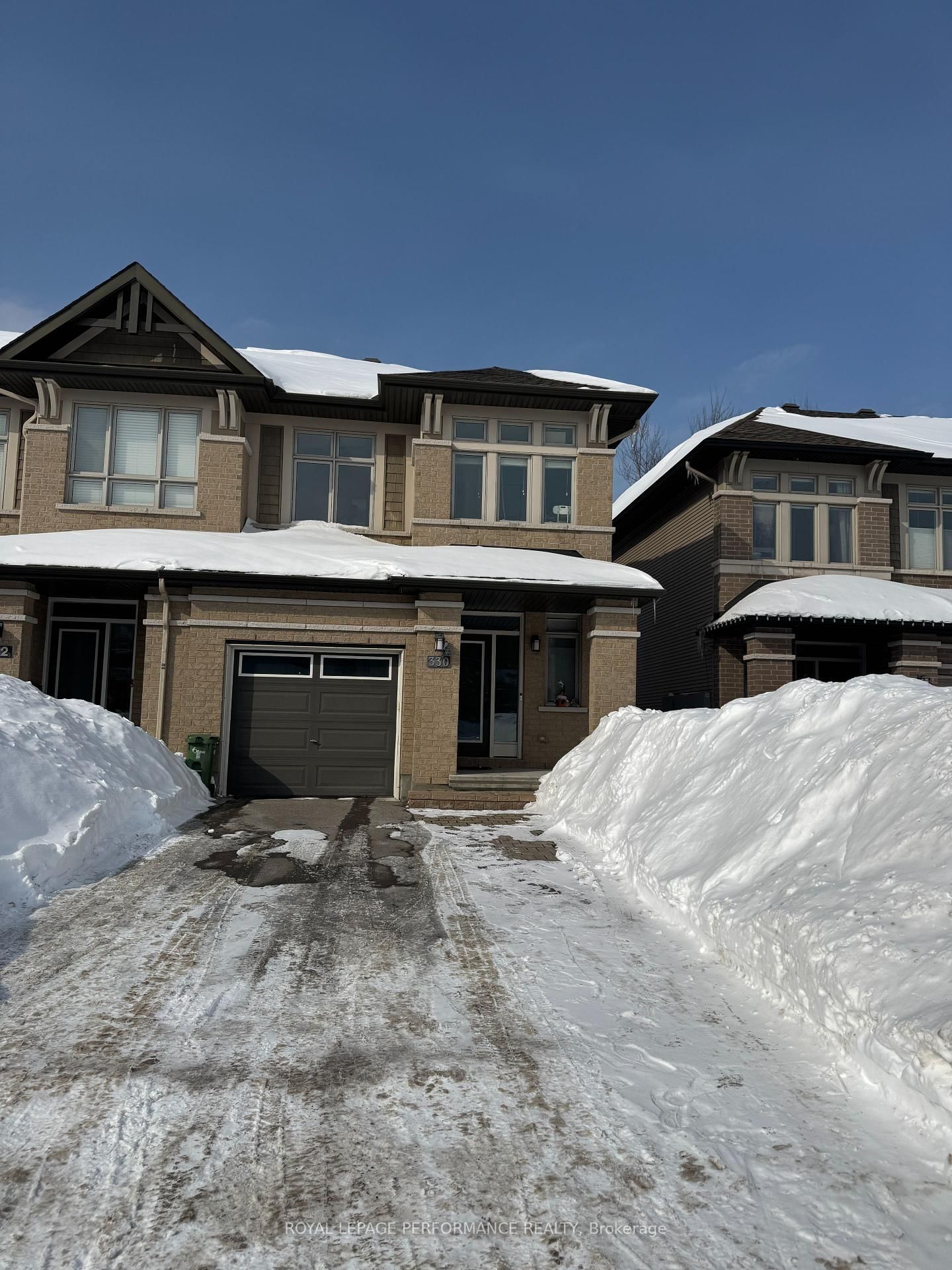 Townhouse leased at 330 DE LA MELODIE Street, Ottawa, Mer Bleue/Bradley Estates/Anderson Park, K1W 0H9 - MLS: X12058291