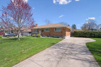 111 Leitch Dr, Grimsby - Grimsby East