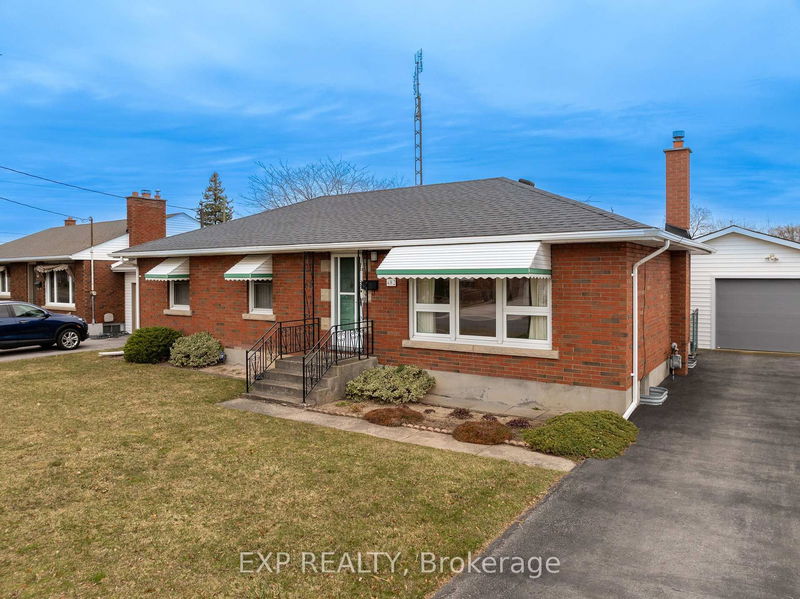 home for sale on 482 Grantham Avenue