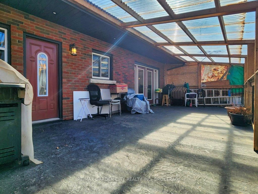Listing Image 8