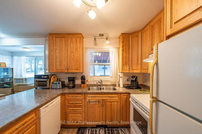 1020 Renaissance St, Minden Hills - Lutterworth image-0-3