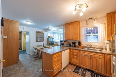 1020 Renaissance St, Minden Hills - Lutterworth image-0-4