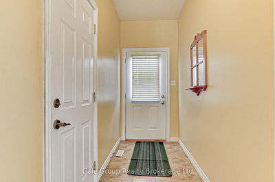 Unit 7 — 350 Victoria St, Ingersoll - North image-0-1