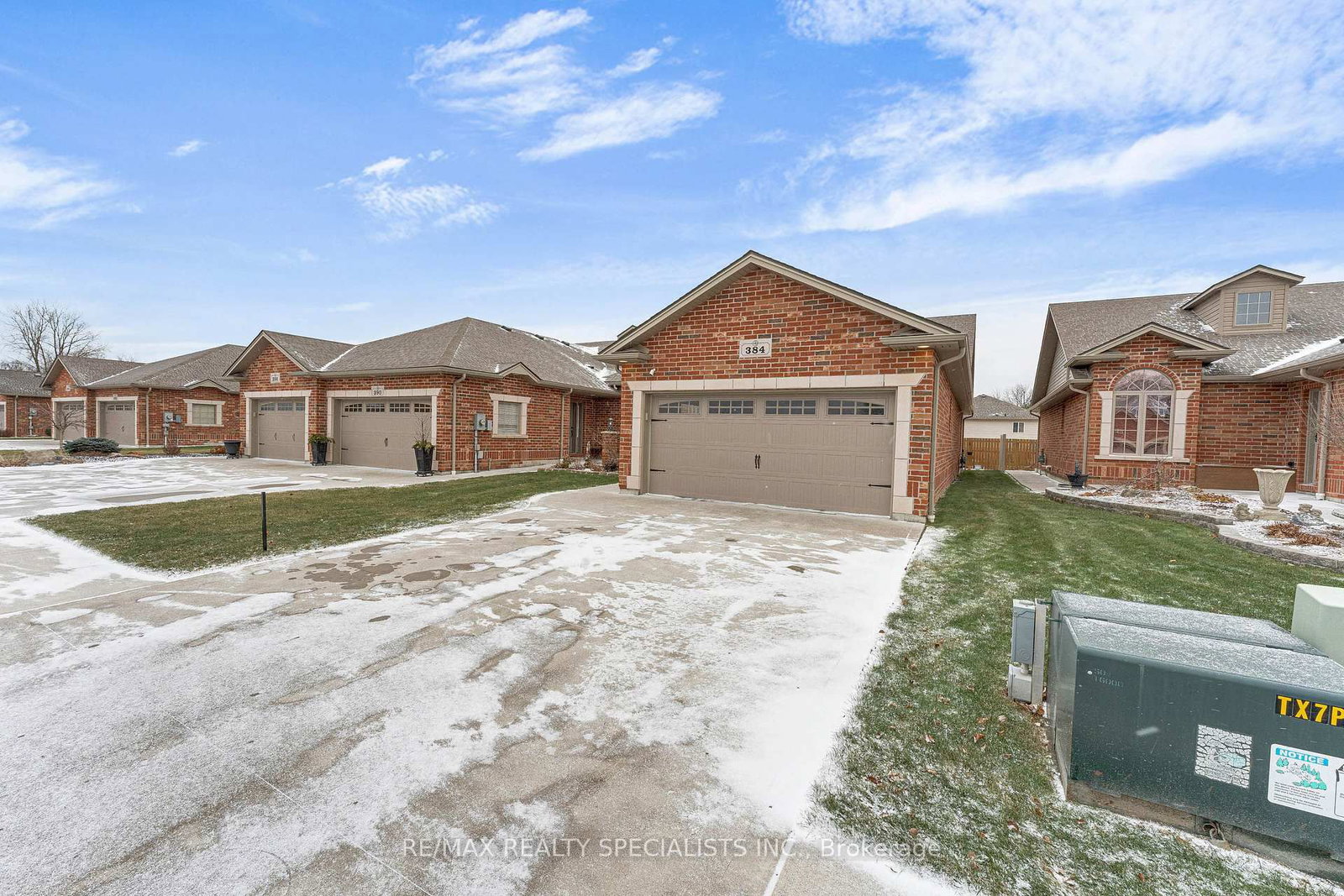 Listing Image 4