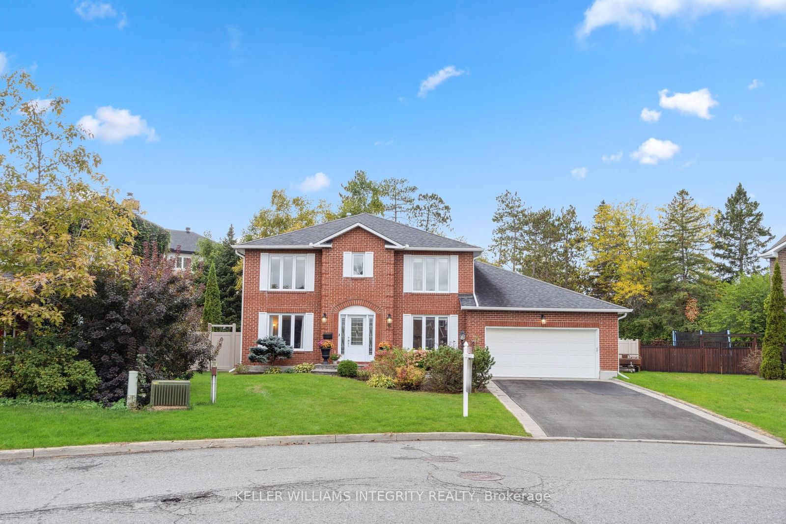 Detached House sold at 8 Spindle Way, Stittsville, Stittsville (South), K2S 1J4 - MLS: X12060302