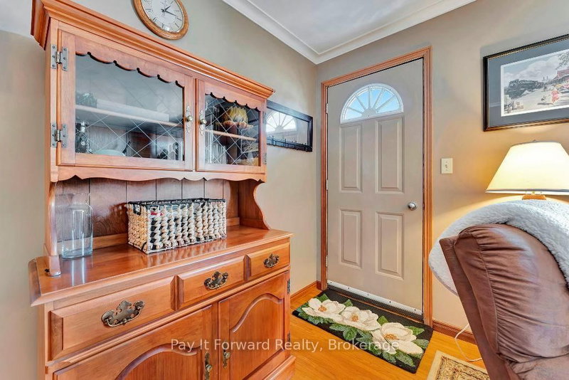 36 Hamilton Ave, Brantford, N3S 6Z9 | Image 3