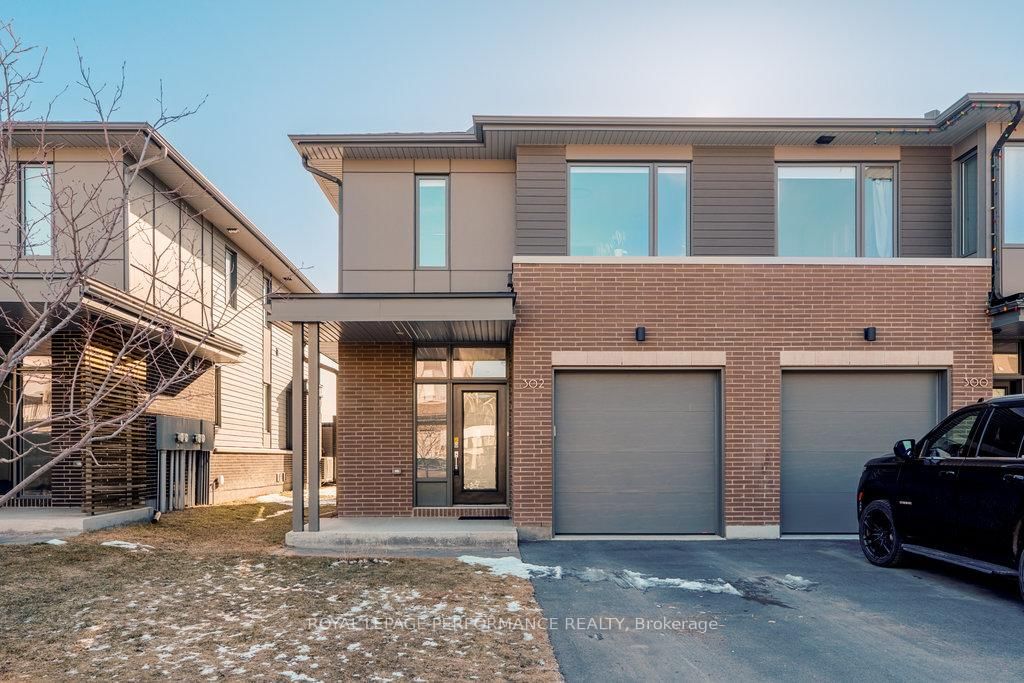 Townhouse sold at 302 Squadron Crescent, Ottawa, CFB Rockcliffe and Area, K1K 4Z4 - MLS: X12060881