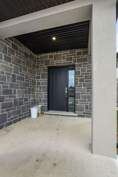 215 ROY MCDONALD Dr, London - South W image-0-3