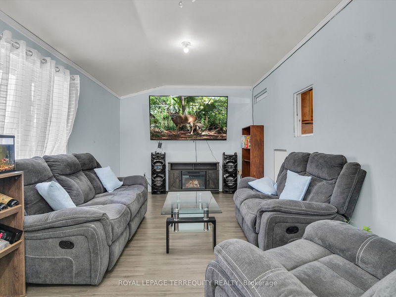 1088 Colony Rd, Lake of Bays - Mclean image-0-0