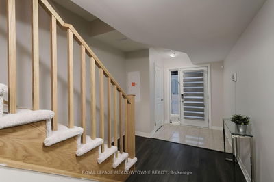 Unit 702 — 585 Colborne St, Brantford -  image-0-4