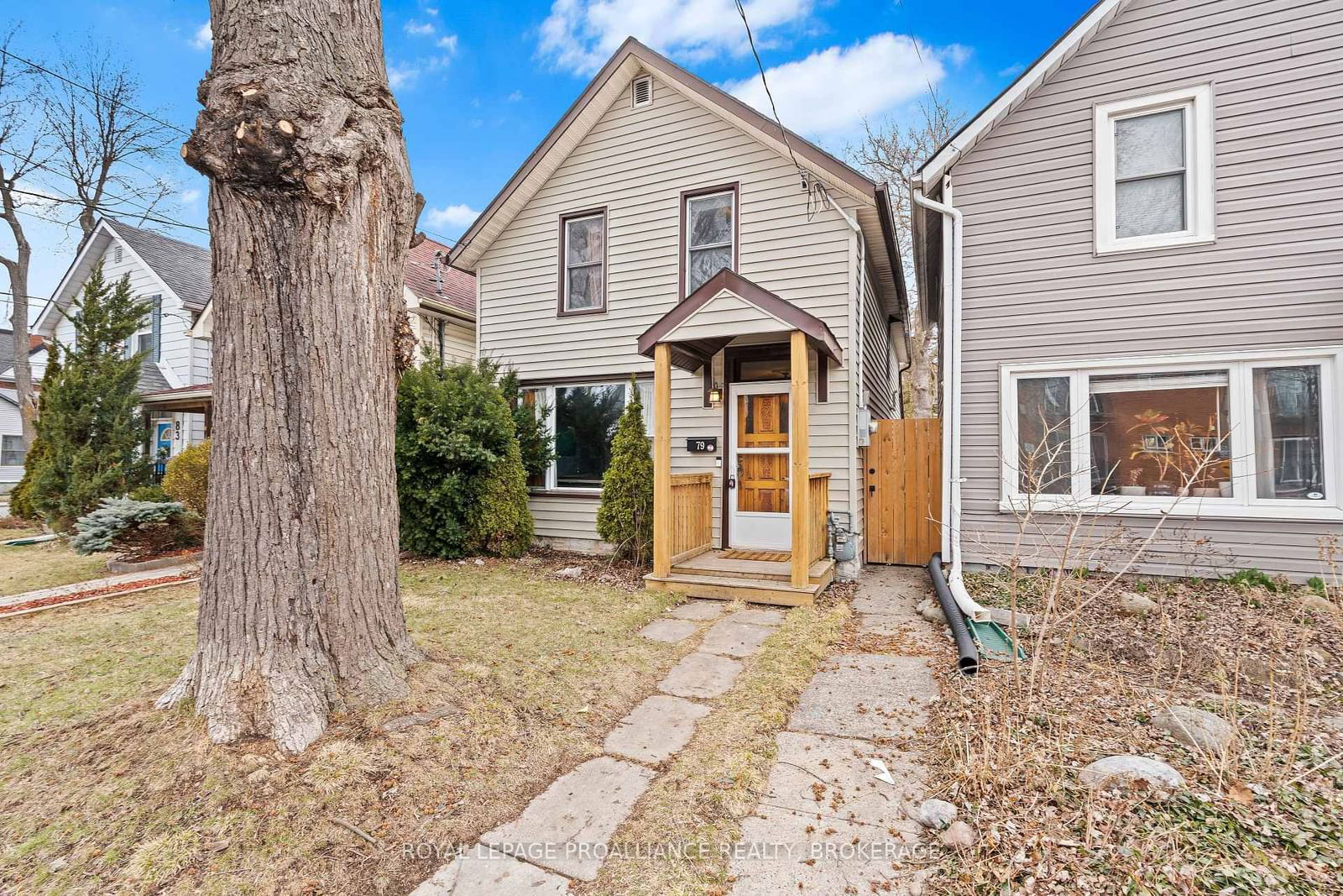 Detached House sold at 79 Pine Street, Kingston, East of Sir John A. Blvd, K7K 1W4 - MLS: X12061626