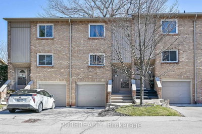Townhouse sold at 16-63 Fonthill Road, Hamilton, Ontario, L9C 6T1 - Fessenden - MLS: X12061686