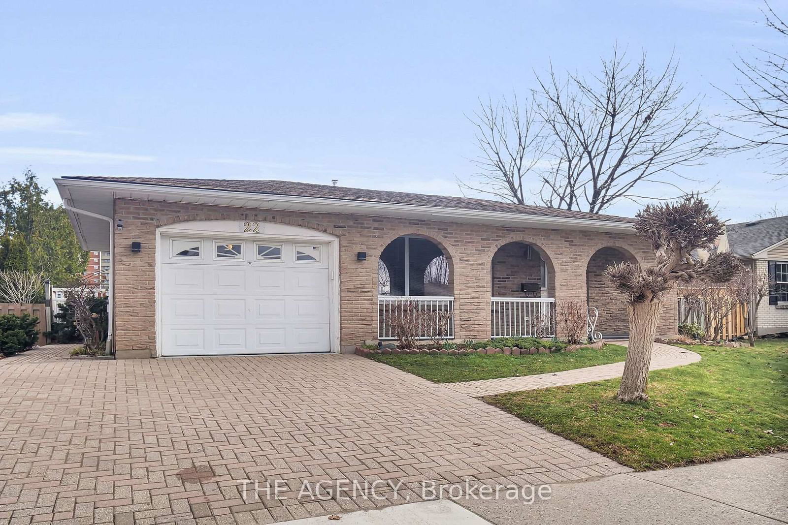 Detached House sold at 22 Renny Crescent, London South, South X, N6E 2C5 - MLS: X12061875