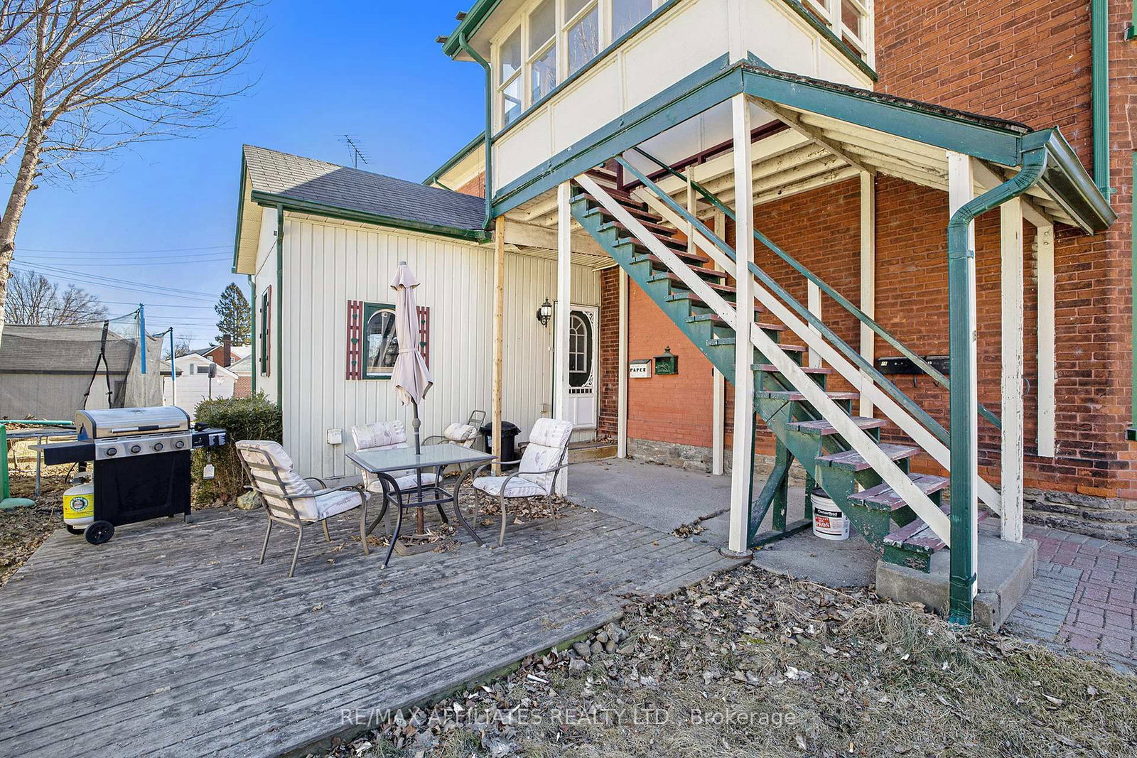 Listing Image 4