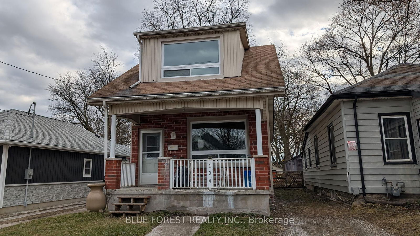 Detached House for sale at 104 Oak Street, London, East M, N5Z 2H6 - MLS: X12062418