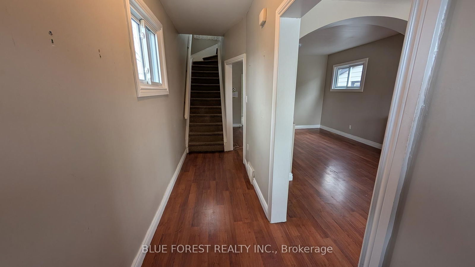 Detached House for sale at 104 Oak Street, London, East M, N5Z 2H6 - MLS: X12062418