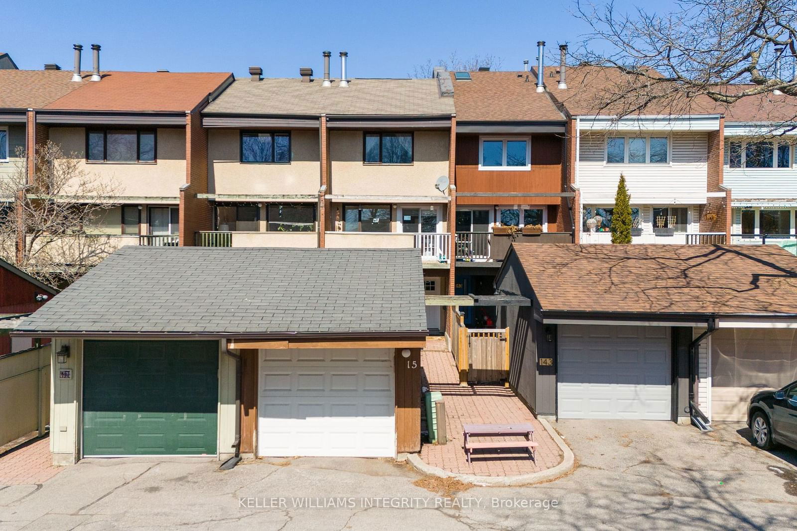 Townhouse sold at 15-120 Walnut Court, Ottawa, West Centre Town, K1R 7W2 - MLS: X12062456