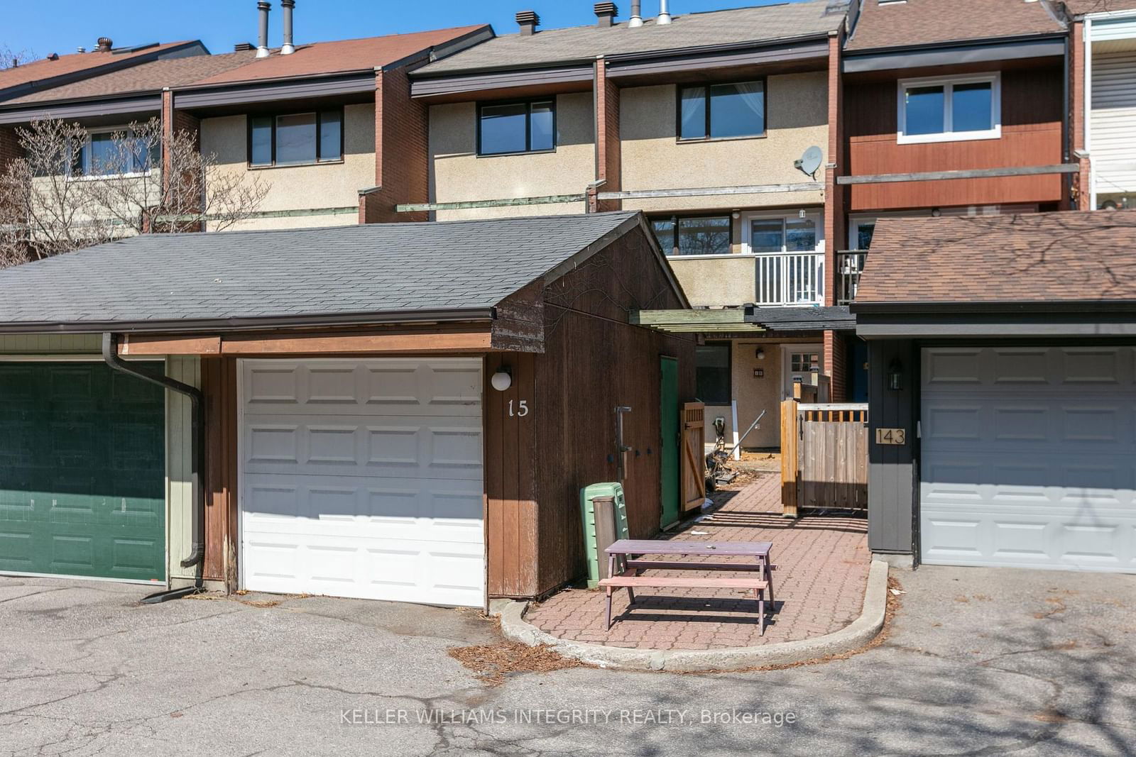Townhouse sold at 15-120 Walnut Court, Ottawa, West Centre Town, K1R 7W2 - MLS: X12062456