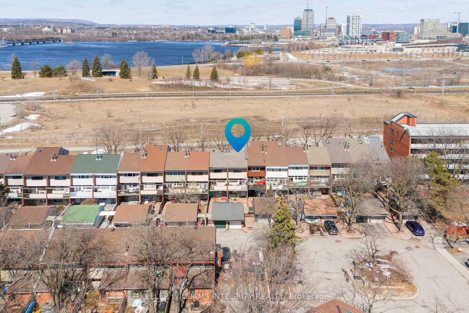 Townhouse sold at 15-120 Walnut Court, Ottawa, West Centre Town, K1R 7W2 - MLS: X12062456