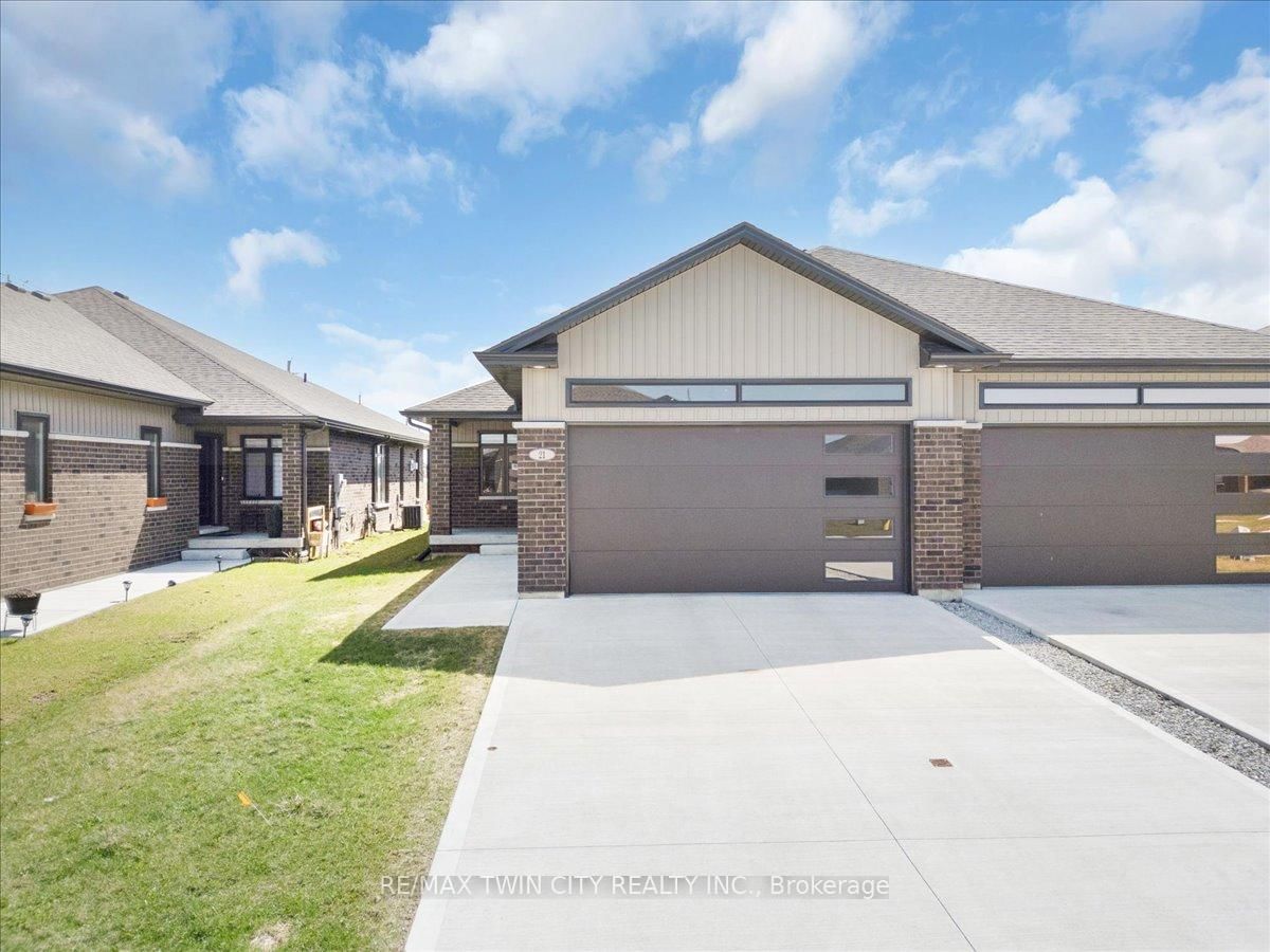 Townhouse sold at 21 Bordeaux Place, Chatham-Kent, Chatham, N7M 0S4 - MLS: X12062461