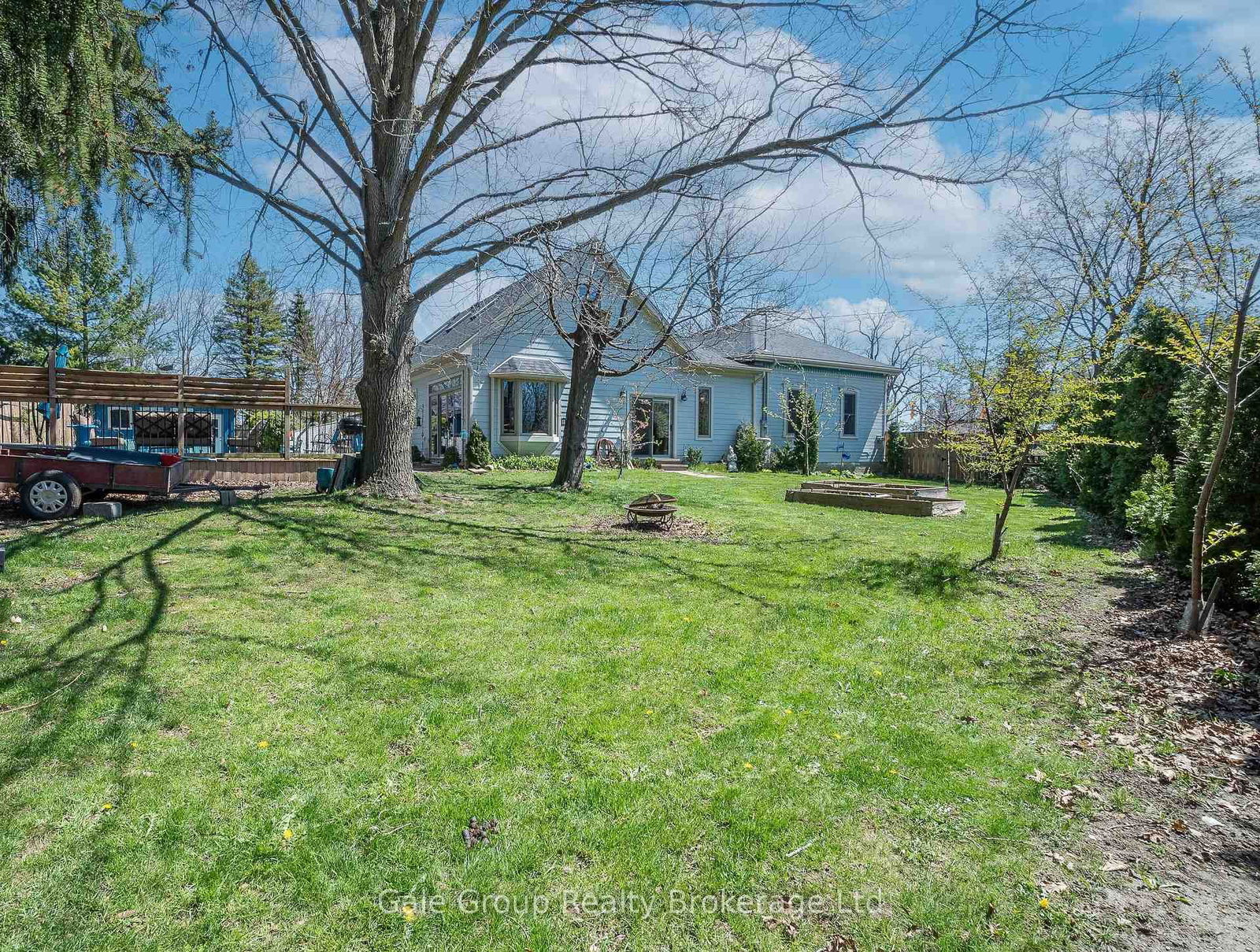 Detached House for sale at 5 Hull Road, Strathroy-Caradoc, NE, N7G 2B7 - MLS: X12062463