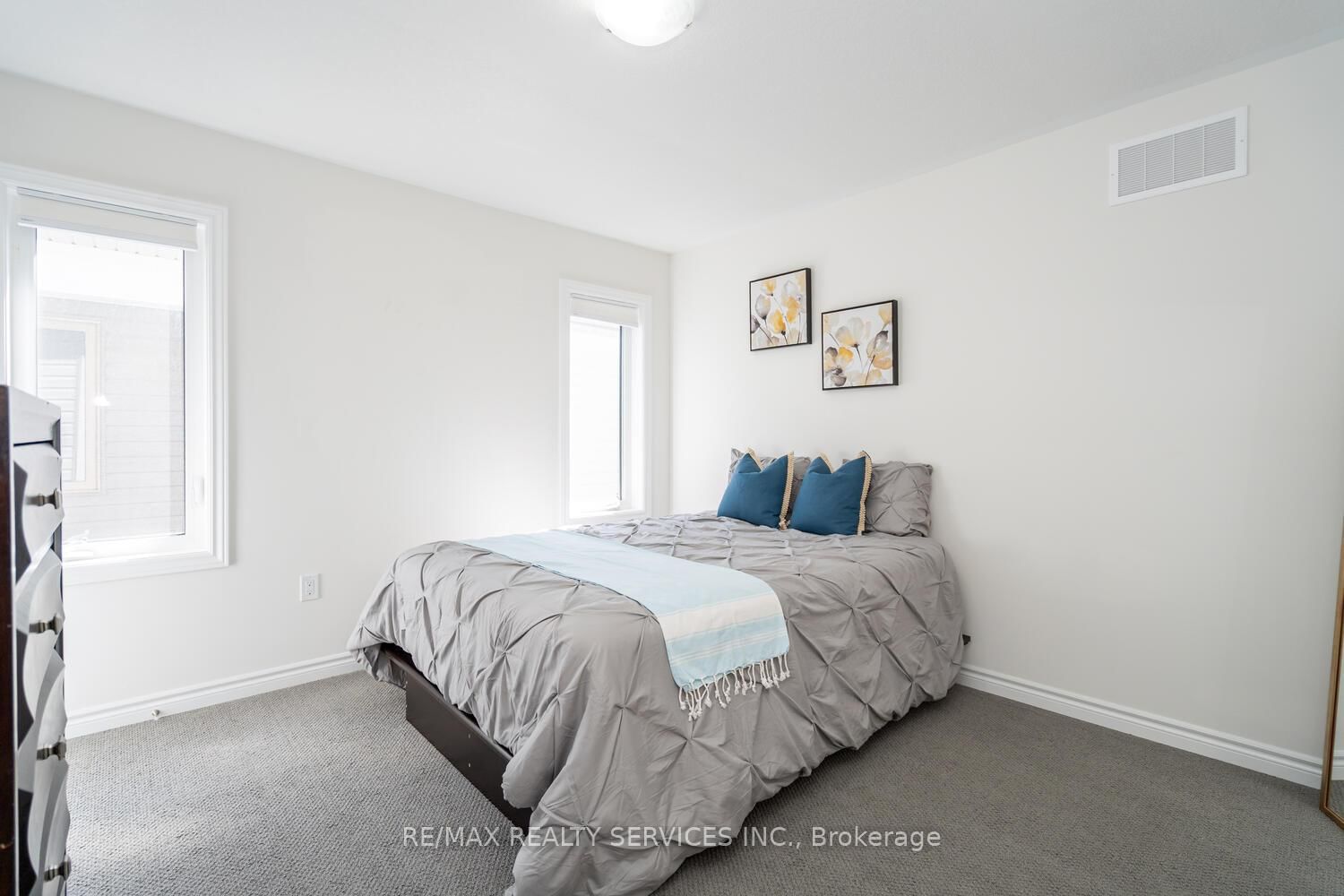 Detached House sold at 13 Mears Road, Brant, Ontario, N3L 0M7 - Paris - MLS: X12062553