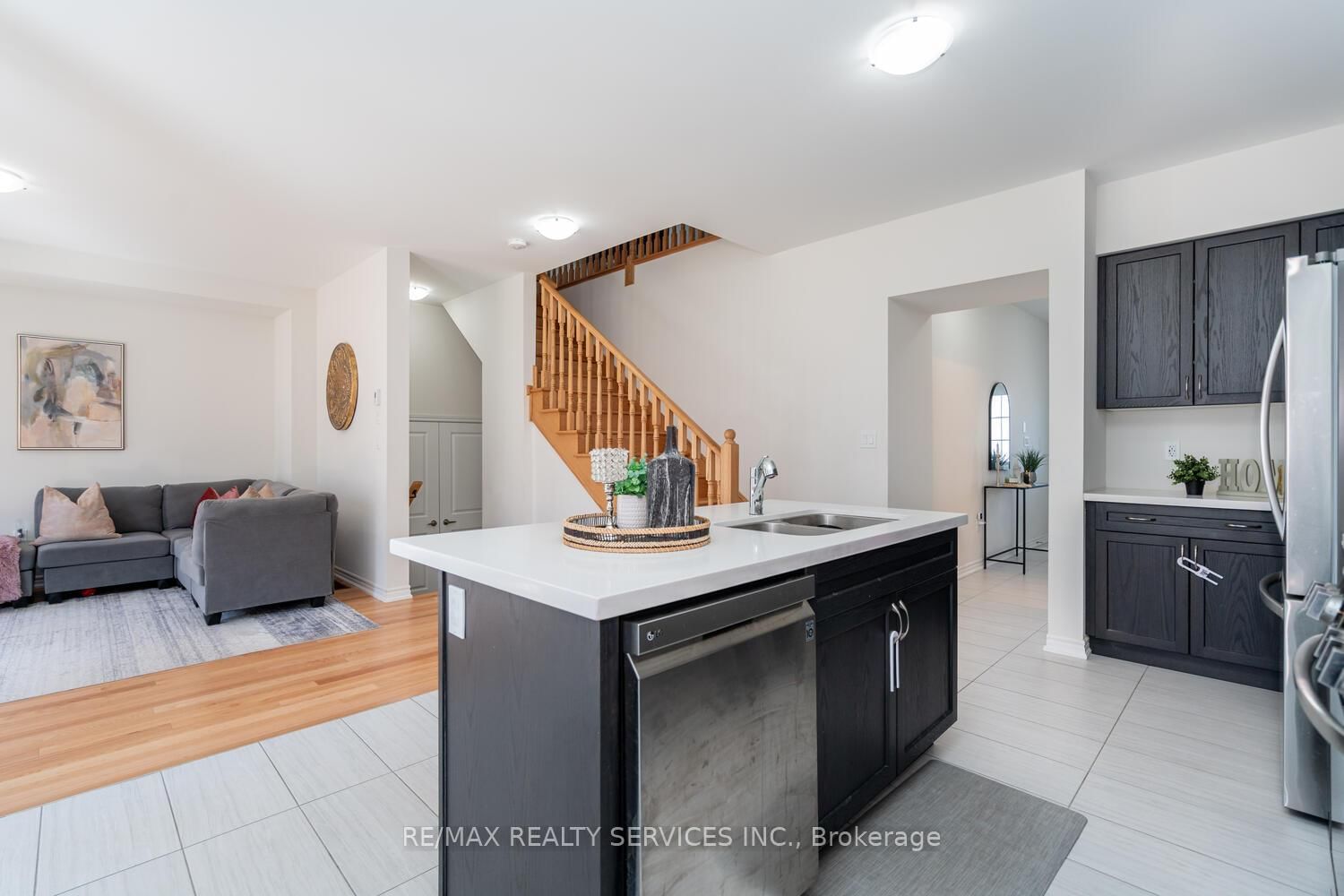 Detached House sold at 13 Mears Road, Brant, Ontario, N3L 0M7 - Paris - MLS: X12062553