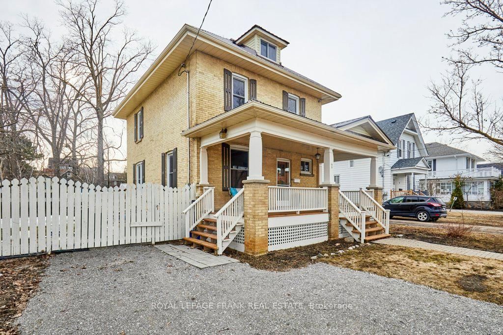 Detached House for sale at 7 Adelaide Street, Kawartha Lakes, Lindsay, K9V 4K7 - MLS: X12062590