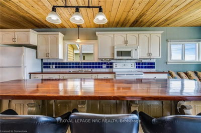 18210 Erie Shore Dr, Chatham-Kent - SE image-0-2