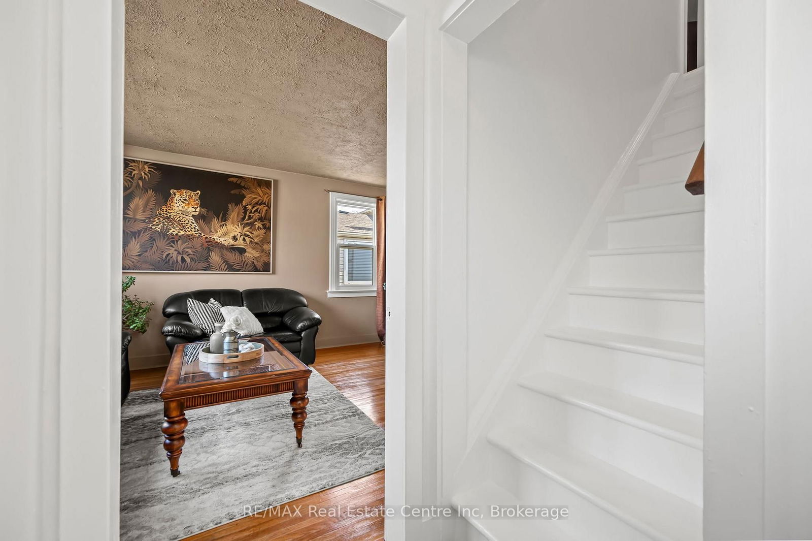 Detached House for sale at 513 Speedvale Avenue, Guelph, Victoria North, N1E 1P5 - MLS: X12062855